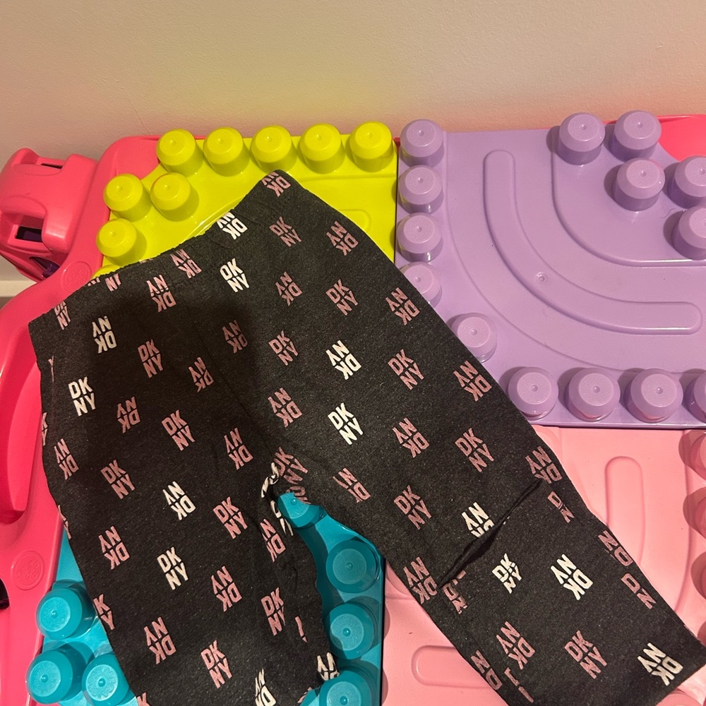 DKNY Kids Leggings with Black and Pink Logo Pattern